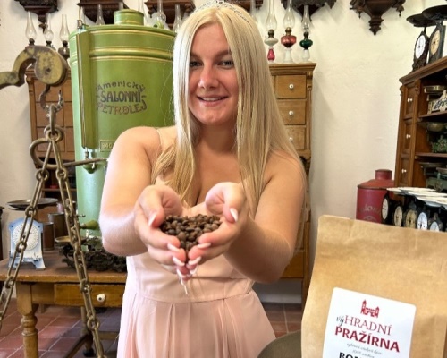 Výběrová káva POHODÁŘ z naší hradní pražírny
